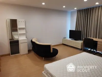  1 Bedroom Condo at Sathorn Gardens-4