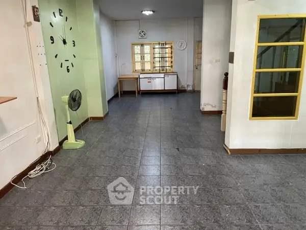 image_rental-12907515