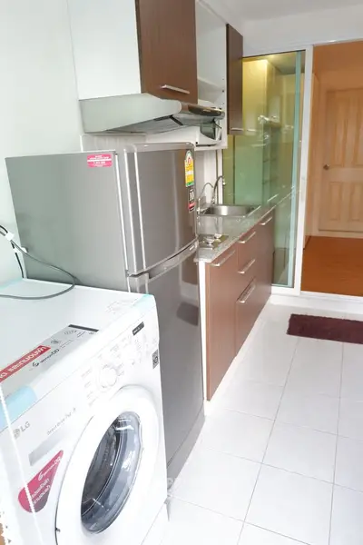 Fully Furnished 1 Bedroom Condo at Zenith Place Sukhumvit Condominium-5