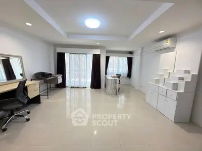 image_rental-28325076