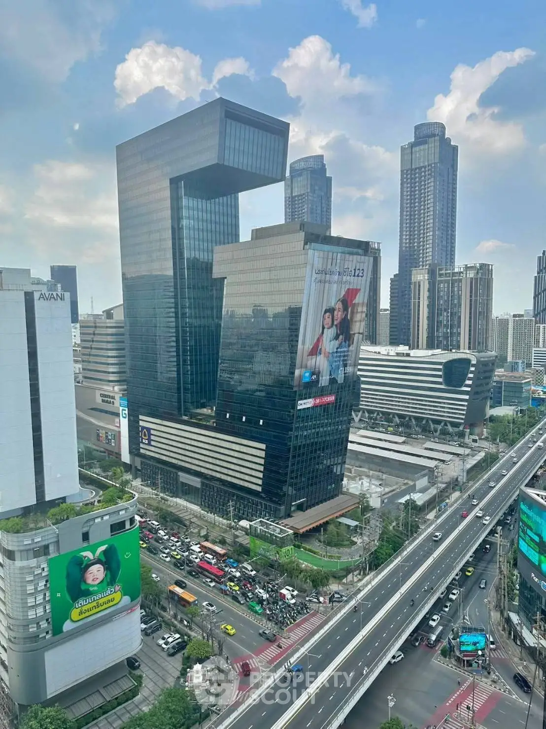 Stunning cityscape view featuring modern skyscrapers and bustling urban streets, perfect for urban living enthusiasts.