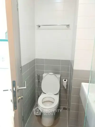  1 Bedroom Condo at Ideo Mobi Sukhumvit-3