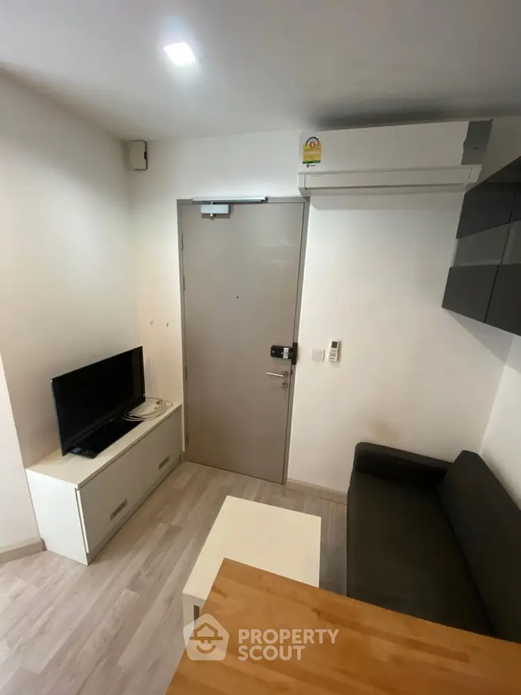  1 Bedroom Condo at Ideo Mobi Sukhumvit-1