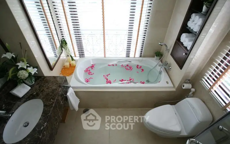  4 Bedrooms Condo -1