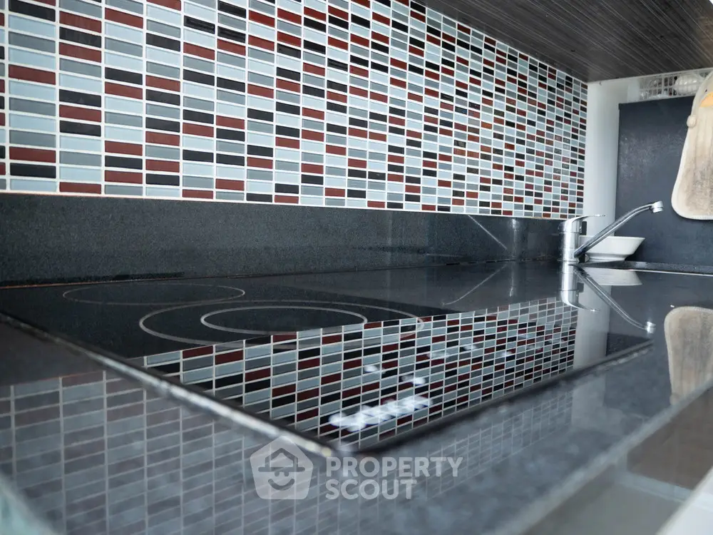  1 Bedroom Condo at Chateau In Town Sukhumvit 64-1