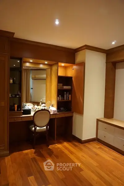  3 Bedrooms Condo at Baan Suanpetch Condominium-2