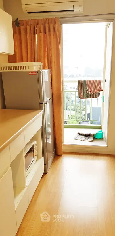  1 Bedroom Condo at Lumpini Place Srinakarin Huamak-5