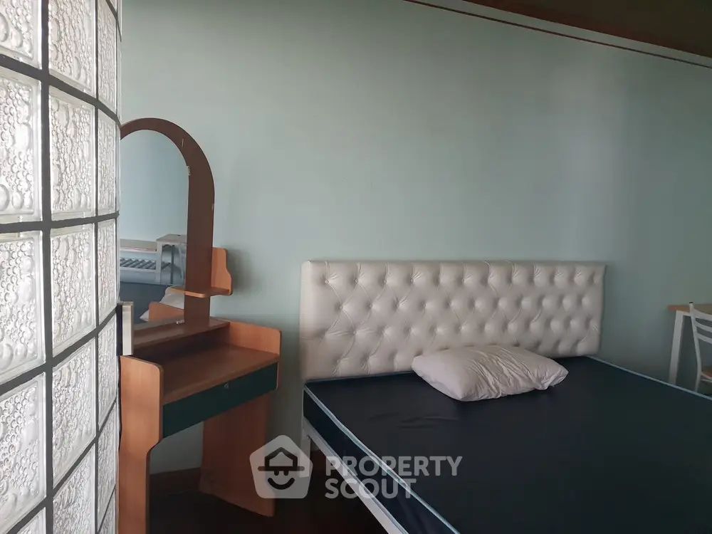  2 Bedrooms Condo at Jc Tower Thorglor 25-1