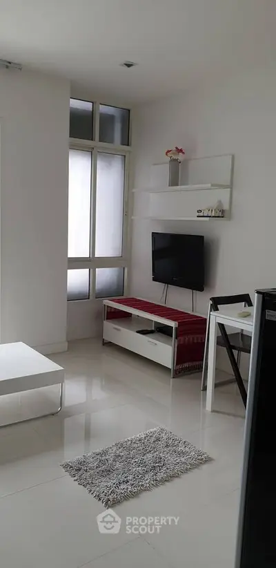 Fully Furnished 1 Bedroom Condo at Ideo Verve Sukhumvit-3