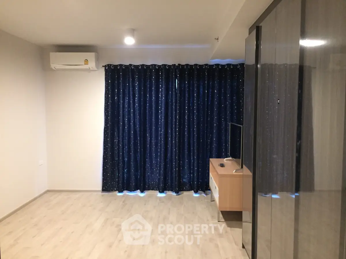Fully Furnished 1 Bedroom Condo at Ideo Ratchada Sutthisan-1
