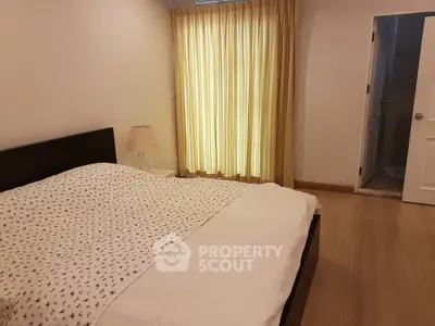  3 Bedrooms Condo at The Maple Sathon Narathiwat Condominium-2