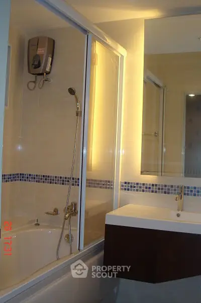  1 Bedroom Condo at Life Sathorn 10-1