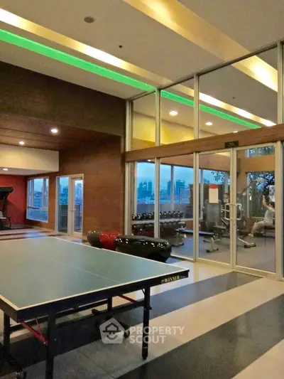  2 Bedrooms Condo -5