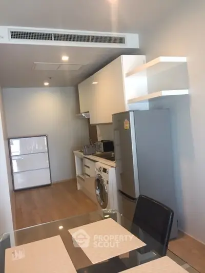  2 Bedrooms Condo -3