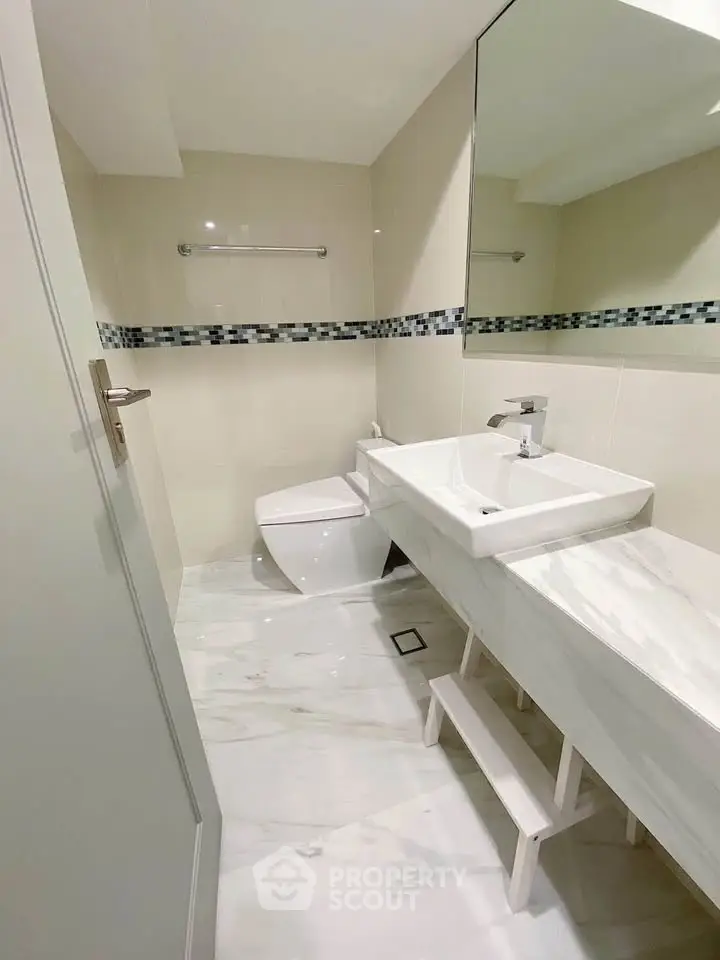 Modern bathroom with sleek design and elegant fixtures