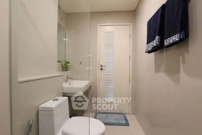 Modern bathroom with sleek design and elegant fixtures
