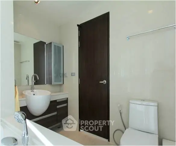  2 Bedrooms Condo at Sky Walk Phra Khanong-1