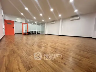 image_rental-27435001