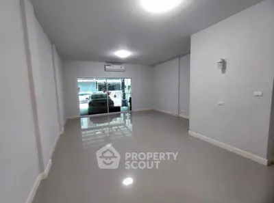 image_rental-27855190