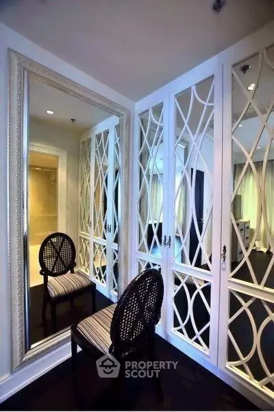  3 Bedrooms Condo at The Emporio Place Sukhumvit 24-2