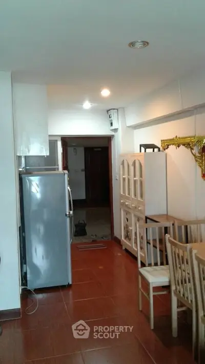  2 Bedrooms Condo -3