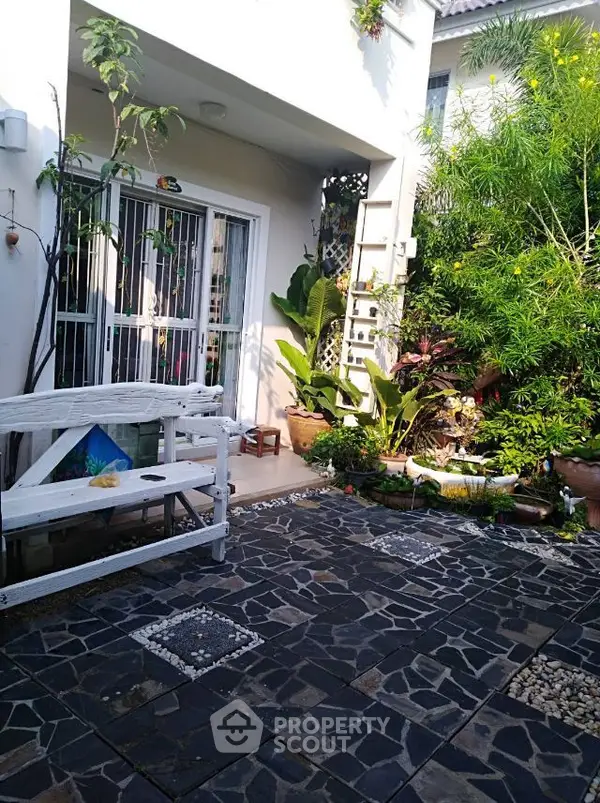 image_rental-12790111