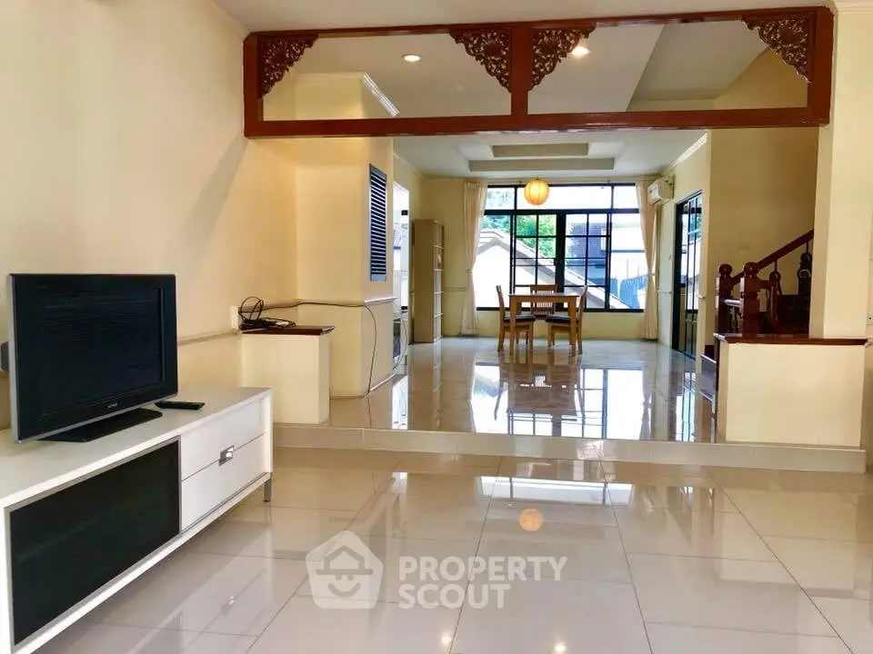 Fully Furnished 4 Bedrooms Townhouse -1