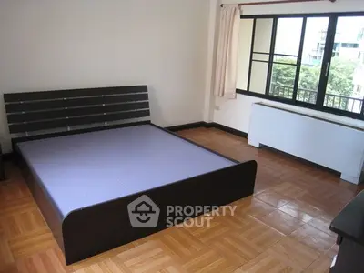  2 Bedrooms Apartment at Lin Court-5