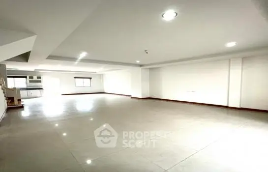 image_rental-12759435