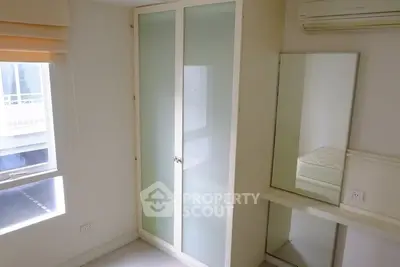 Fully Furnished 2 Bedrooms Condo at The Bangkok Sathorn Taksin-5