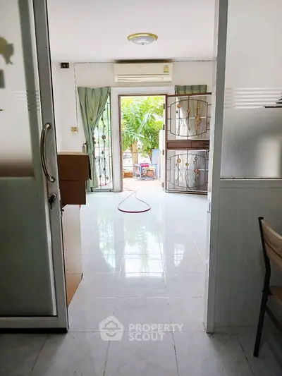 image_rental-27213625