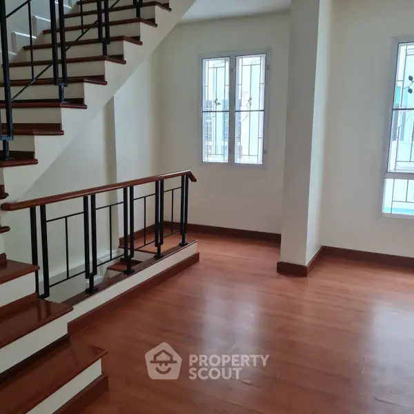 image_rental-8318393