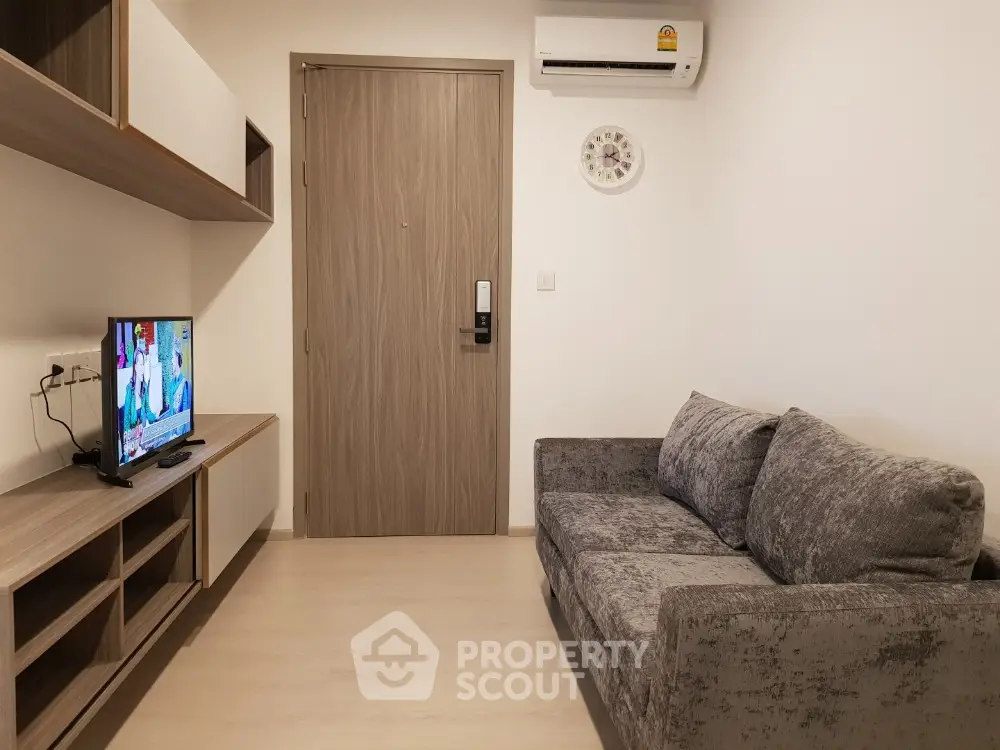  1 Bedroom Condo at Knightsbridge พหลโยธิน อินเตอร์เชนจ์ Livingroom
