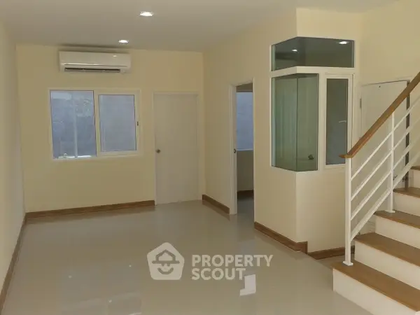 image_rental-8238806