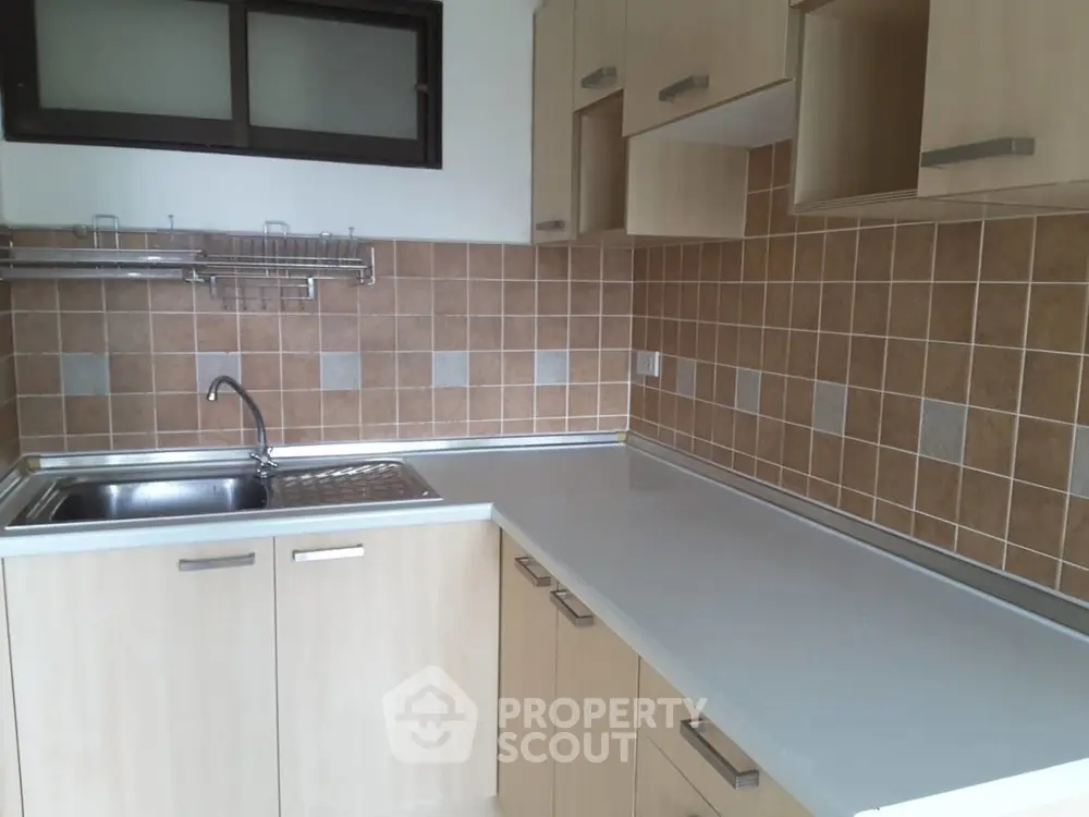  2 Bedrooms Condo -6