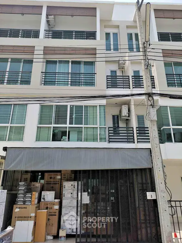 image_rental-31588360