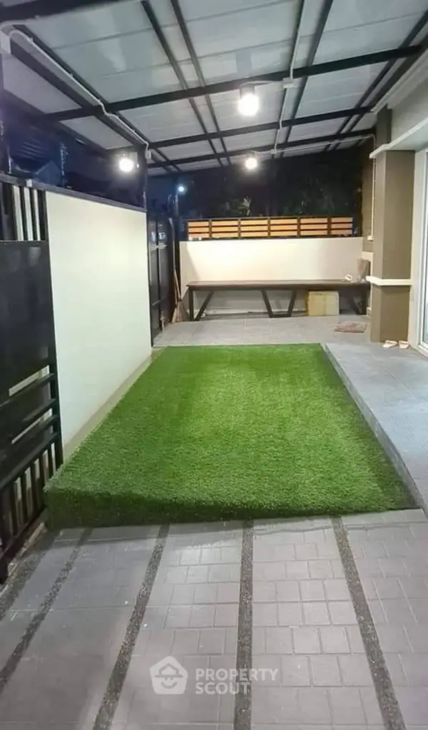 image_rental-13915979