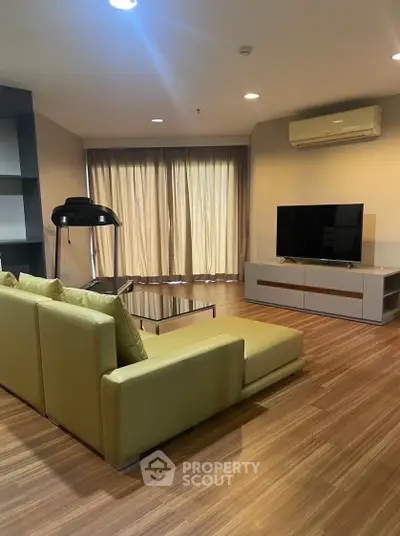 image_rental-27008212