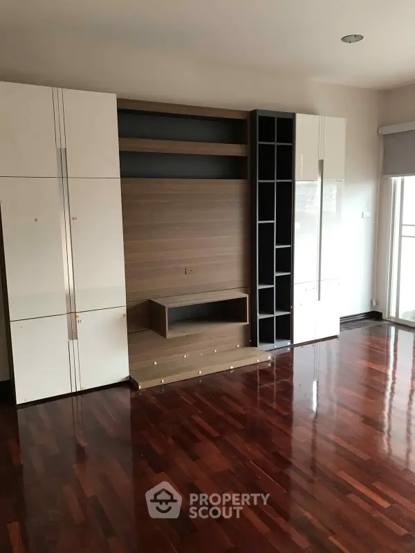 image_rental-28554759