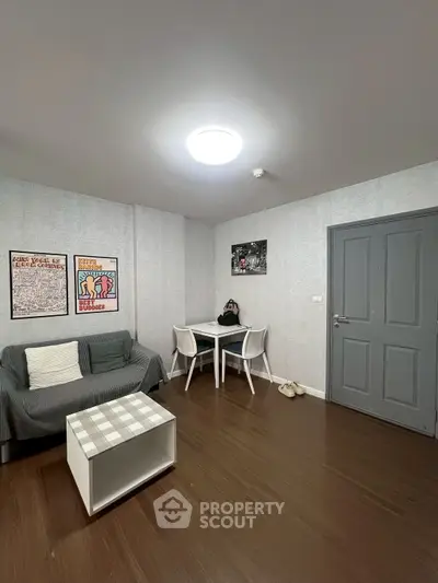 Cozy living room with modern decor and wooden flooring