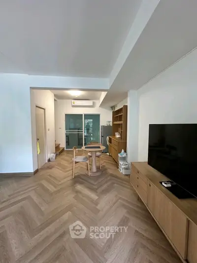 image_rental-30616139