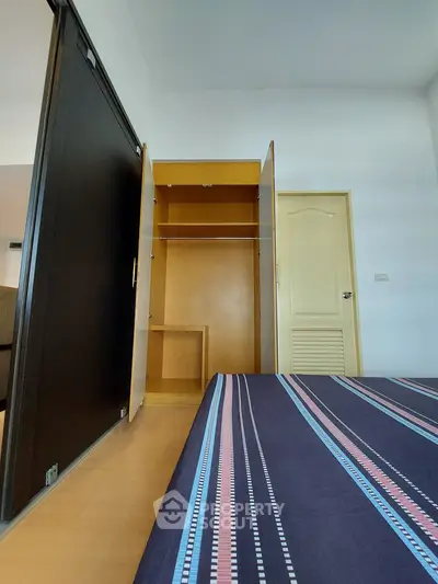  1 Bedroom Condo at Silom Terrace Condominium-2