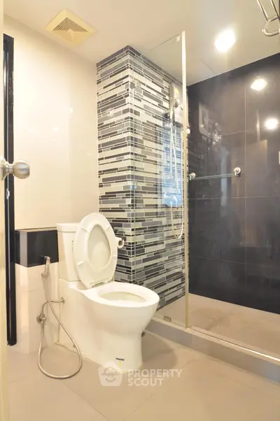 Fully Furnished 1 Bedroom Condo at Bangkok Feliz Sukhumvit 69-2