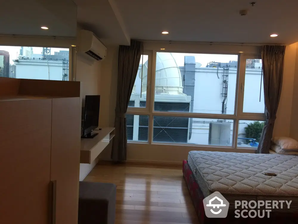  1 Bedroom Condo at 15 Sukhumvit Residences-3