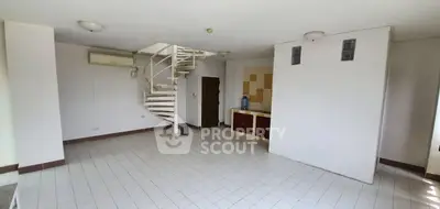  2 Bedrooms Condo  Livingroom