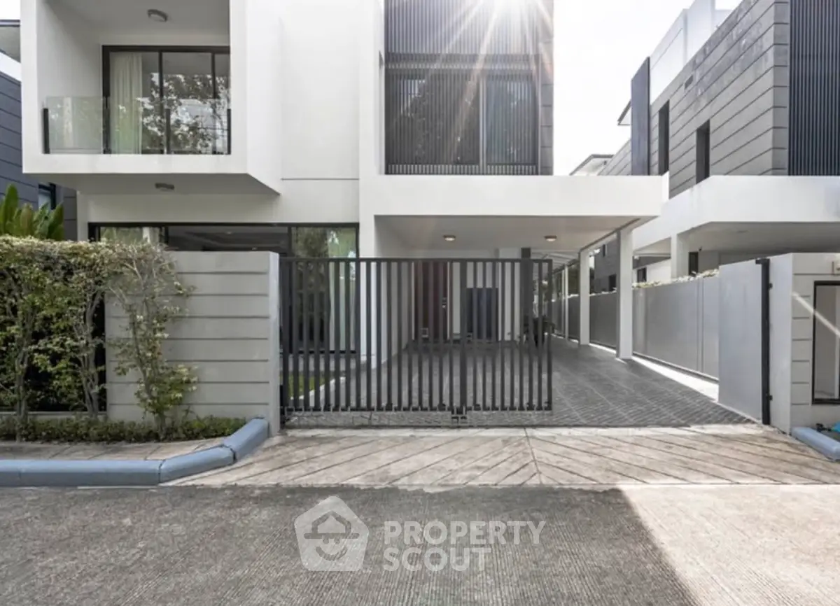 Screenshot 2568-12-19 at 15.34.52.jpg