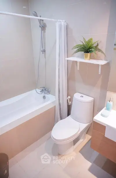  1 Bedroom Condo at Noble Refine Prompong-5