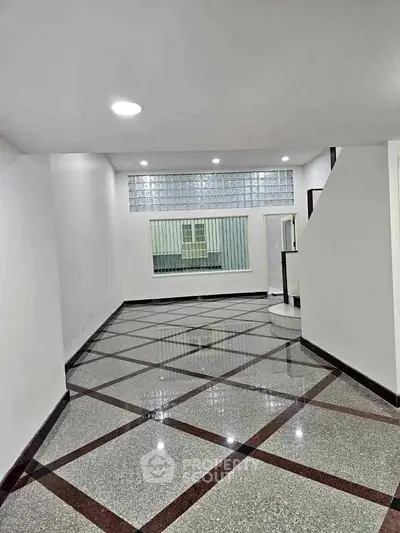 image_rental-29187886