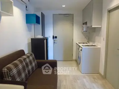 Fully Furnished 1 Bedroom Condo at Ideo Mobi Sathron-3