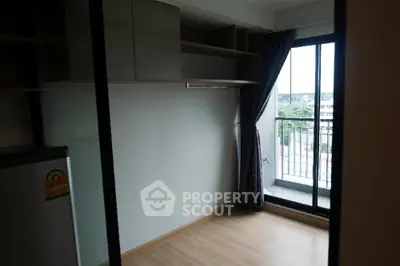  2 Bedrooms Condo at Knightsbridge Skycity Sapanmai Livingroom